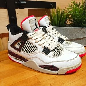 Air Jordan 4 Retro